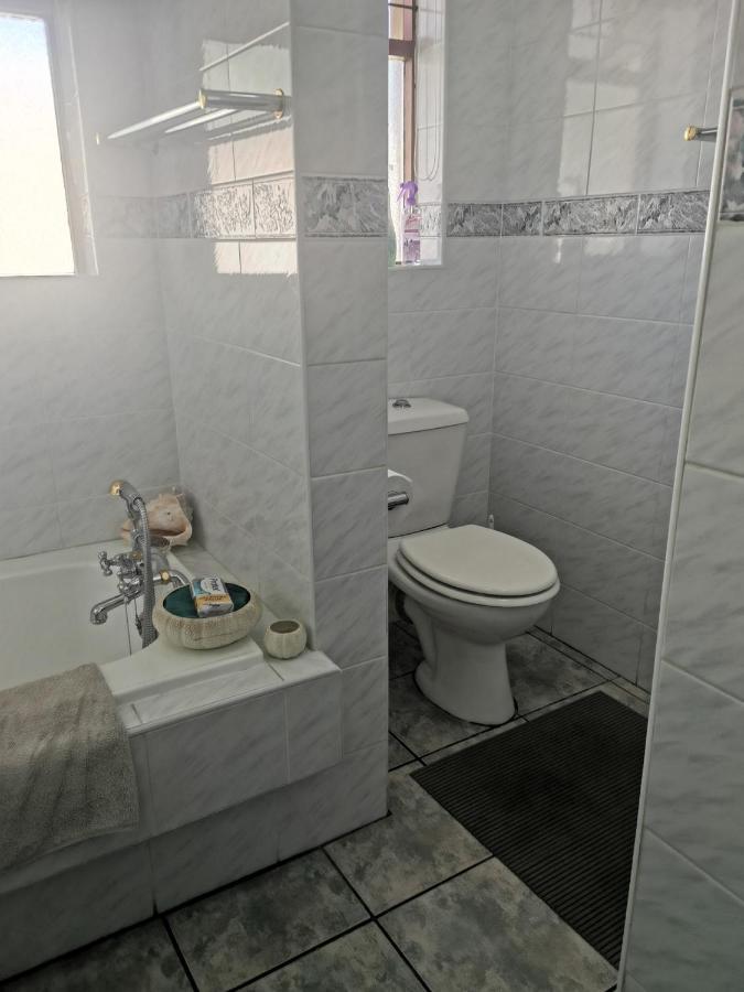 Eikepark Self Catering Appartement Stellenbosch Buitenkant foto