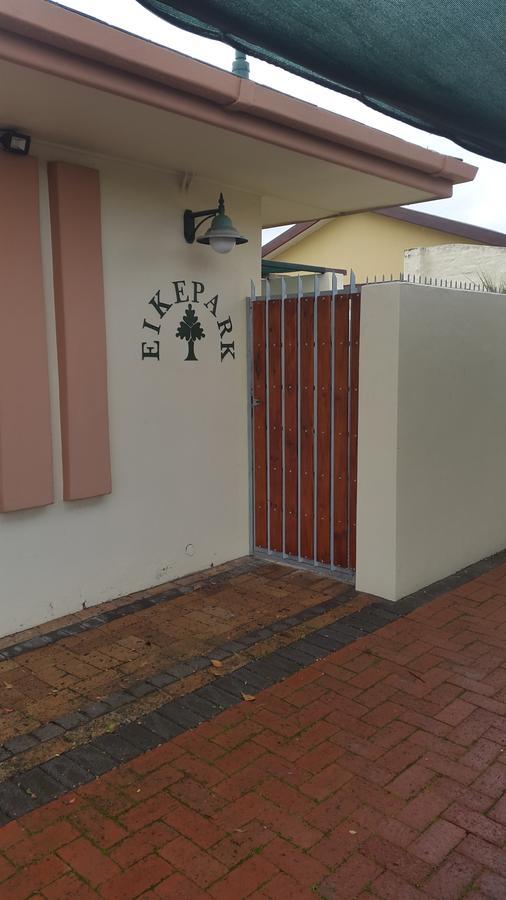 Eikepark Self Catering Appartement Stellenbosch Buitenkant foto